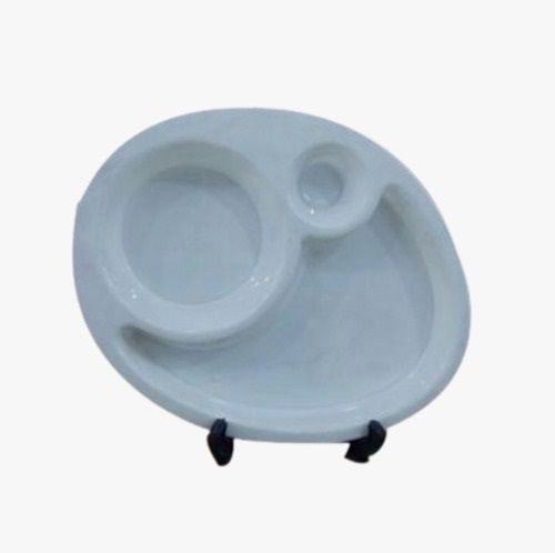 White 5 Inch Size Plastic Round Comfortable For Eating Compartment Plates