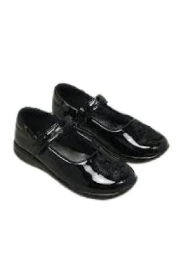 Round Toe Style Leather Material School Shoes With Buckle Closure Power Source: Hydraulic