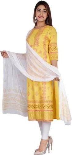 Yellow Casual Wear Round Neck 3/4 Sleeves Printed Rayon Kurti With Legging