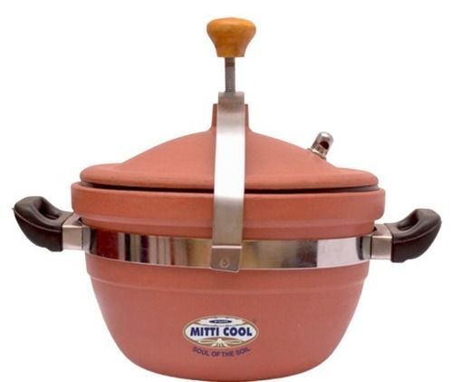 3 Liter Plastic Handle Stainless Steel Clay Pressure Cooker  Body Thickness: 1.2 Millimeter (Mm)