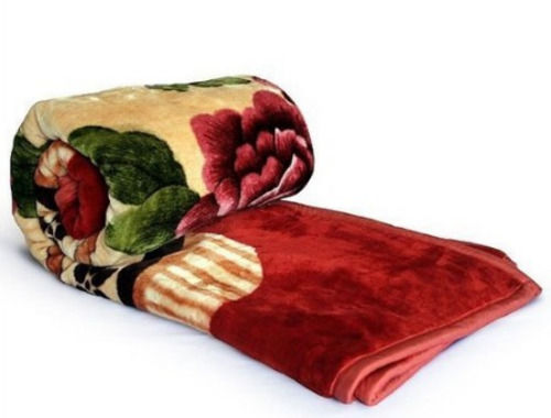 Multicolor 7.5 X 4.5 Foot Light Weight And Rectangular Soft Woolen Printed Blanket