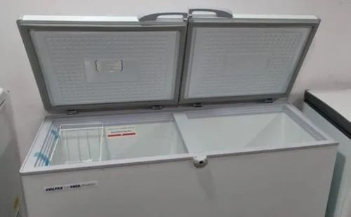 94X170 Cm 320 Litres 230 Volts Rectangular Electrical Pvc Voltas Deep Freezers Capacity: 320.0 Liters Liter/Day