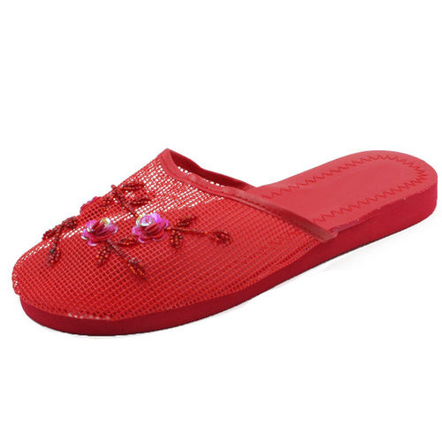 Lightweight Slip Resistant Casual Wear Pvc Pull-On Slipper For Ladies