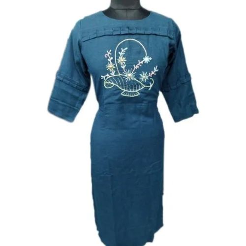 Uni Color Traditional Wear Breathable Hypoallergenic Cotton 3/4 Sleeved Kurti For Women