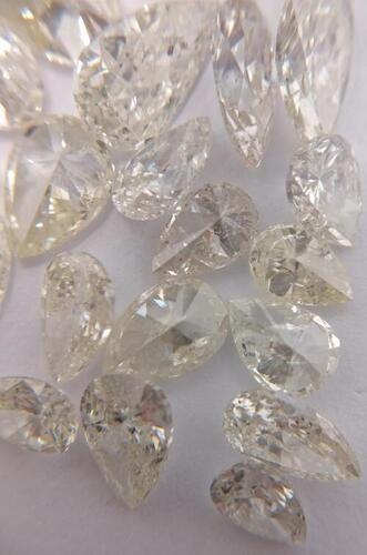 Off White Diamond For Necklace And Earring Making Use