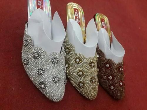 Available In Many Different Colors Casual Wear Lightweight Slip Resistant Pull-On Flat Embroidered Ladies Jutti