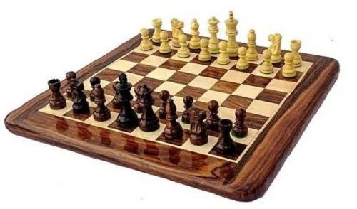 1.5 Kilogram Portable Brown Wooden Chess Board For Playing