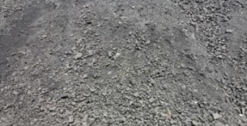 70% 7000 किलो कैलोरी/किग्रा पाउडर स्लैक कोयला 2% नमी और 6% ऐश सामग्री के साथ