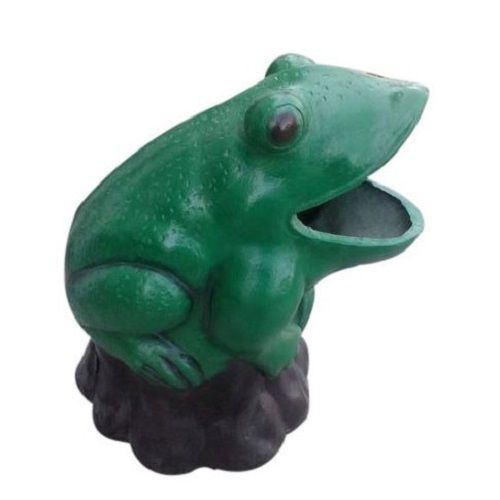 Fiber Painted Finish Frog Dustbin For Collecting Waste