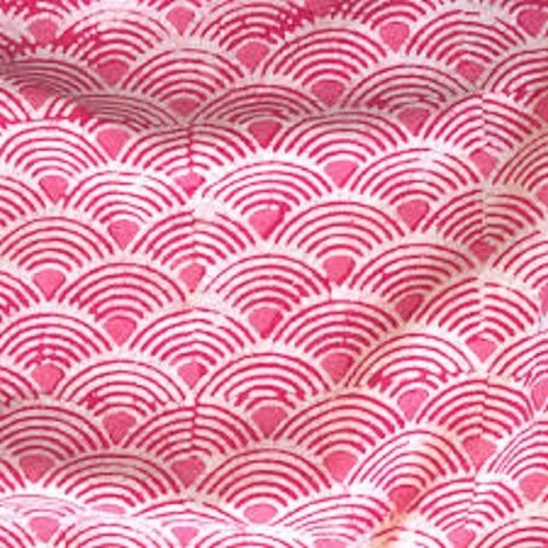 Washable Pink With White 42 Inch Width Cotton Batik Printed Fabric Density: 200 Kilogram Per Cubic Meter (Kg/M3)