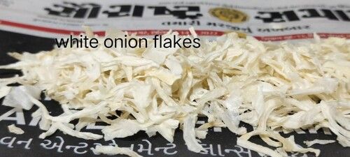 Green & Natural White Dehydrated Onion Flakes Without Artificial Flavour