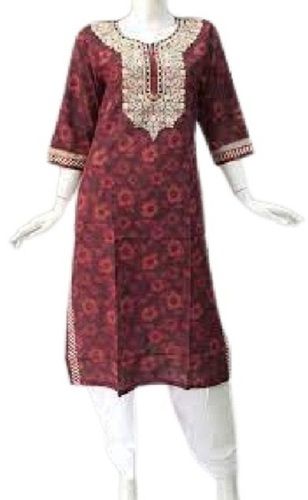 Maroon Ladies Printed Summer Season Breathable 3/4Th Sleeve Casual Wear Cotton Kurti