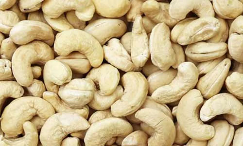 Pure And Dried Commonly Cultivated Kidney Shaped Dried Cashew Nut  Broken (%): 1%