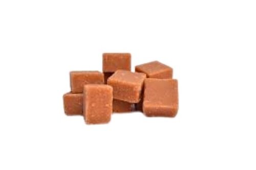 Indian Origin Sweet Taste Hygienically Packed Jaggery Cubes