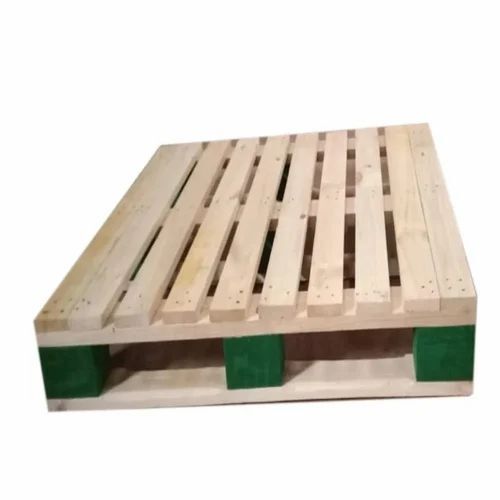 Wooden Pallet - Rectangular 2 Way Design, 800-1000 Kg Capacity, Natural Pinewood Finish, 22 mm Thickness