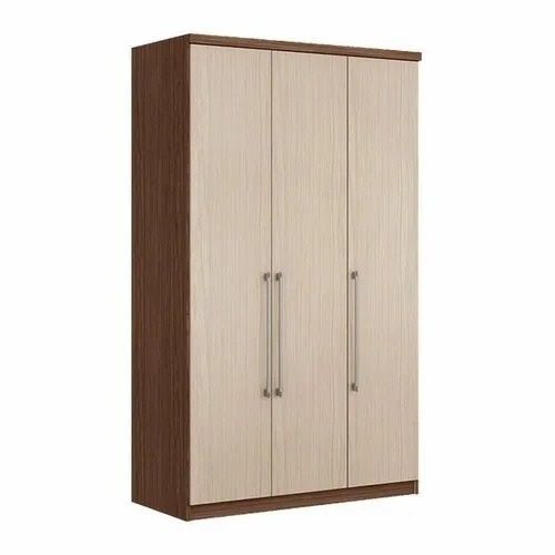 4.8 X 7 Feet Plain Polish Finished And Termite Proof Wooden Wardrobe