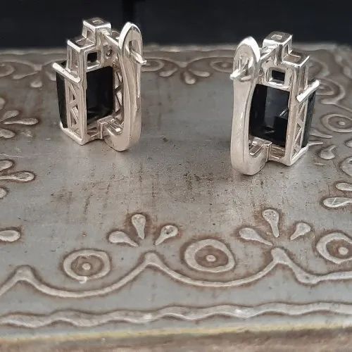 Party Wear Black Onyx Stud Earrings For Gifting