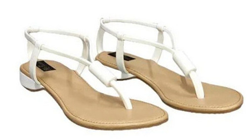 महिलाओं के लिए हल्के वज़न और मीडियम हील Pvc सोल और सिंथेटिक लेदर सैंडल