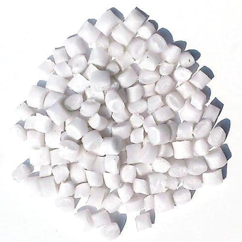 Plastic Granules - 100% Pure Polypropylene Standard Size White Color Density 1.28 g/mÂ³ High Flame & Temperature Resistant Eco-Friendly Industrial Grade