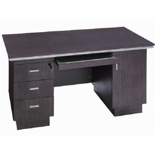 Machine Made Rectangular Polish Finished And Termite Proof Wooden Office Table