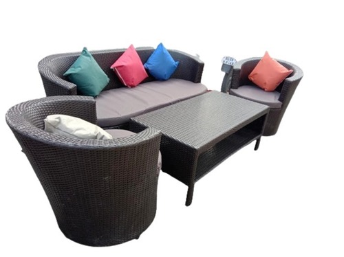 लिविंग रूम के लिए हैंडमेड टिकाऊ और हल्के वज़न का लेदर प्लास्टिक बॉडी सोफा सेट