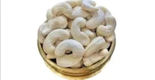 8.9 - 9.2% Moisture Content Curve Shaped Fried Raw Organic Cashew Nuts