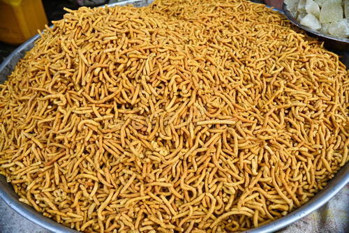 Ready To Eat Indian Snacks Spicy Taste Baked Processing Crispy Bhujia Namkeen