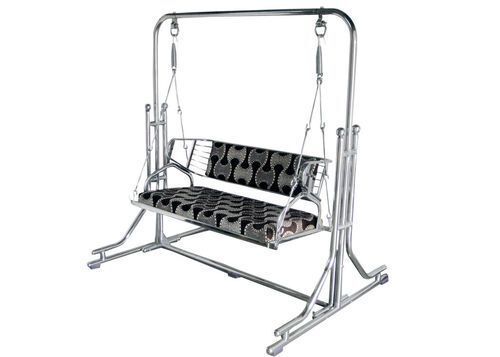 Silver 3 Seater Stainless Steel Swing For Home And Hotel Use