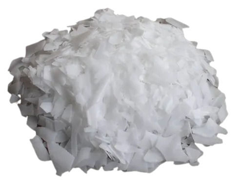 Thermal Stability Saturated Ethylene Homopolymer Polyethylene Wax Flakes Application: Plastic Industry