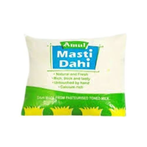 Hygienically Packed White Amul Masti Dahi