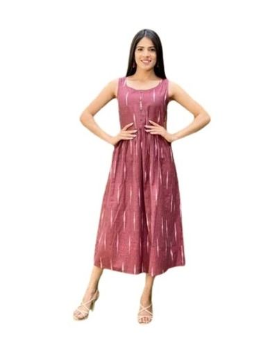 Maroon Comfortable And Washable Sleeveless Printed Cotton Ladies Gown 