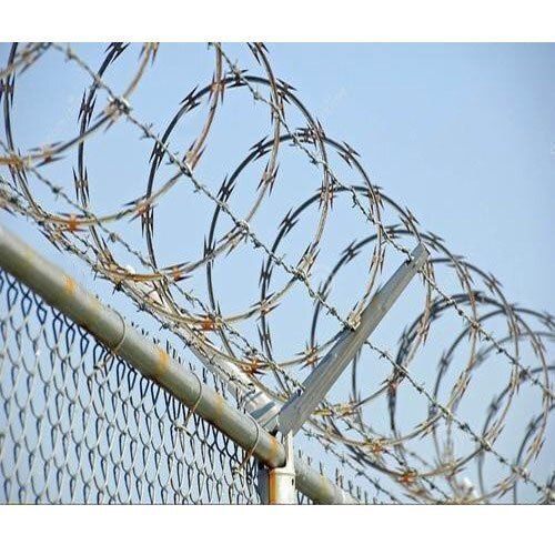 Rust Proof And Durable Concertina Coil Fencing For Security Purpose Use