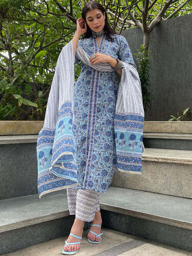 Blue Casual Wear Three-quarter Sleeves Mandarin Collar Printed Cotton Kurti  For Ladies at Best Price in Porbandar