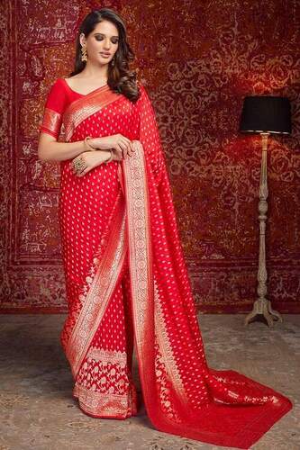 Ladies 6 Meters Pure Silk Saree With Blouse Piece For Party Wear