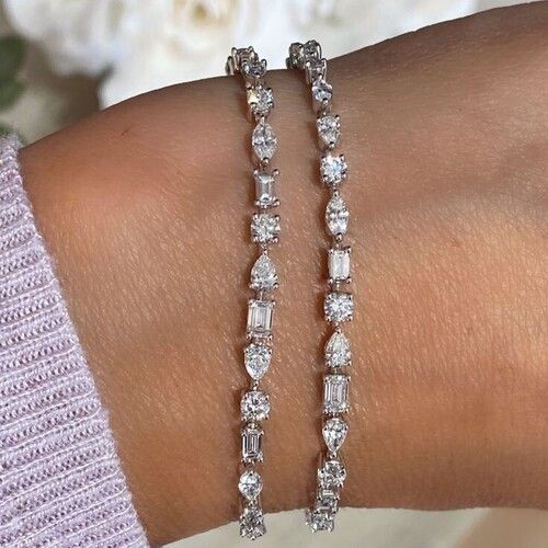 Buy Sparkling Circle Design Diamond Bracelet Online | ORRA