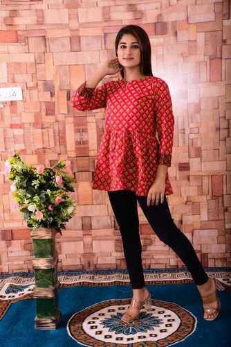 लेडीज़ रेड और ग्रे 3/4 स्लीव राउंड नेक कॉटन टॉप जेंडर: महिलाएं