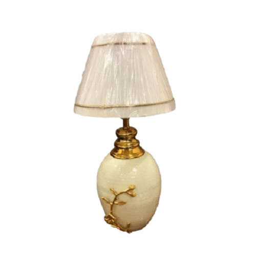 इनडोर और आउटडोर के लिए क्रीम 20 वॉट और 220 वोल्ट मॉडर्न मेटल टेबल लैंप