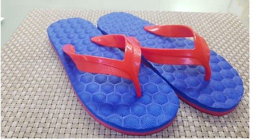 Designer Printed Printed Blue And Red Slip On Hawai Slippers Rubber Material For Unisex