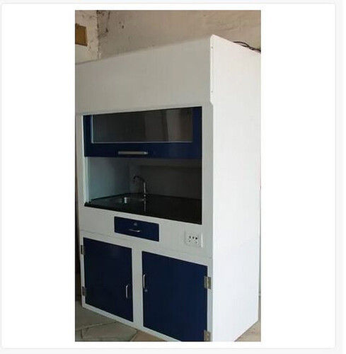 FRP Fume Hood For Laboratory Use With Capacity 20 Unit Per Month