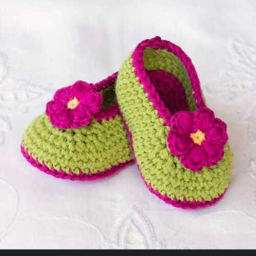 Available In Various Colors Babies Woolen Warm Shoes For Casual