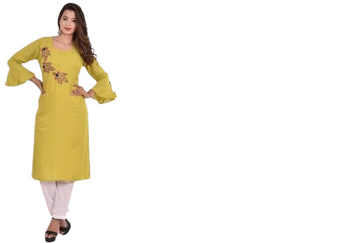 सफ़ेद और पीली पार्टी वियर थ्री-क्वार्टर स्लीव महिलाओं के लिए आरामदायक सिंपल प्लेन प्रिंटेड रेयॉन कुर्ती