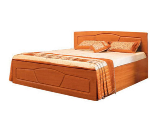 Machine Made 6X5X4 Foot Durable And Solid Wood Polished King Size Double Bed