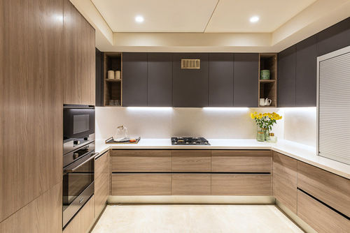 Modern U Shaped Wooden Modular Kitchen