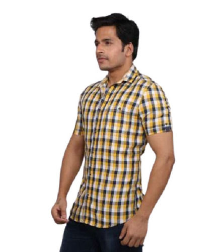 Half Sleeve Cotton Checked Pattern Mens Shirt  Chest Size: 44 Inch