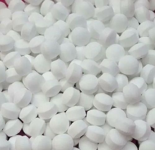 Camphor Round Naphthalene Balls For Pest Control And Insect Prevention