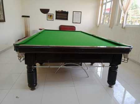 12X6 Foot Snooker Table With Flawless Finish Cue Forearm: Oak