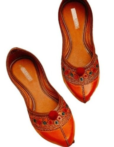 Brown Washable And Unfadable Pu Insole Artificial Leather Flat Punjabi Jutti