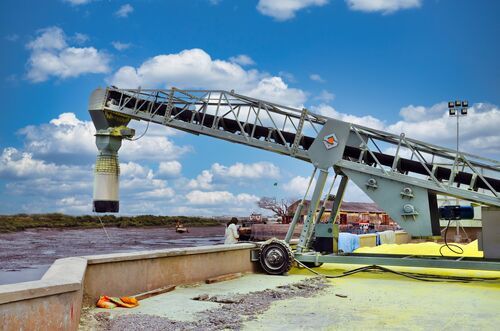 Bulk Loading Conveying System For Ship And Barge