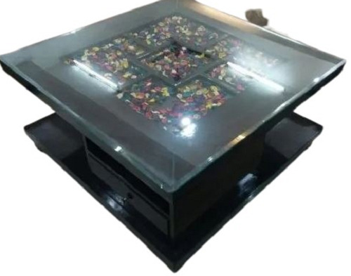 मशीन से बनी 3X3 फीट 13 किलोग्राम मैट फ़िनिश साफ करने में आसान ग्लास और टीक वुड सेंटर टेबल