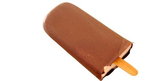  टेस्टी यम्मी हाफ-स्टेरलाइज़्ड चॉकलेट फ्लेवर्ड स्टिक चोकोबार आइसक्रीम 
